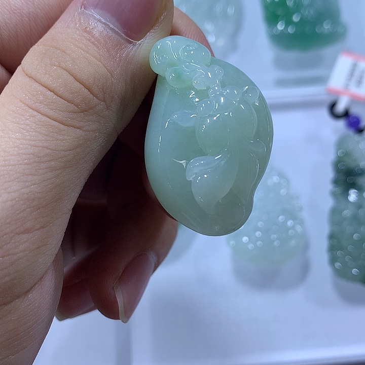 翡翠未镶嵌颈饰天然翡翠A货吊坠