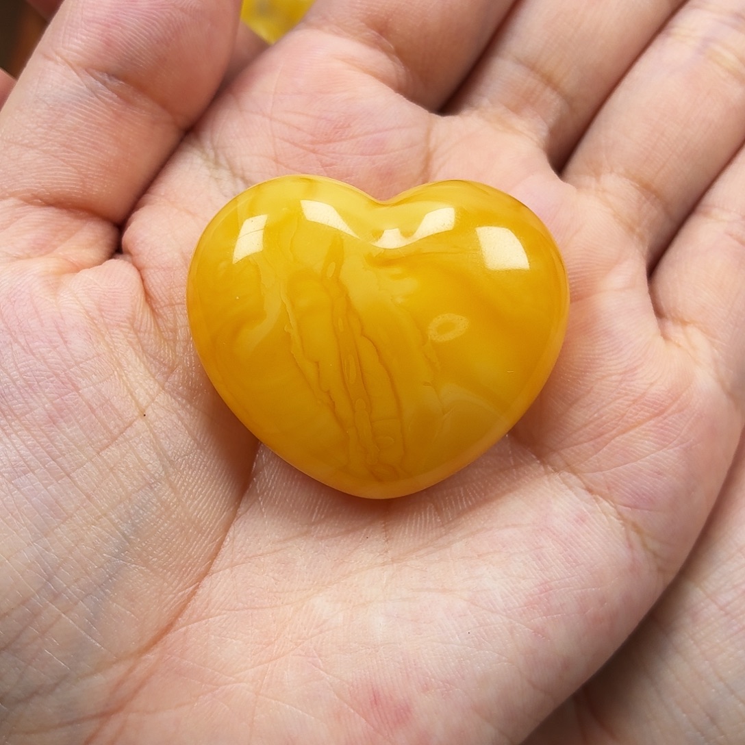 蜜蜡颈饰未镶嵌焦皮满蜡妖花爱心
