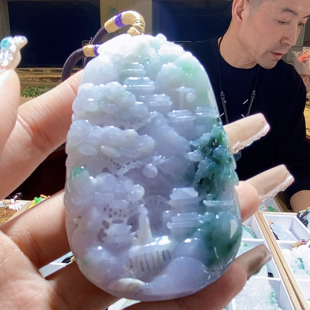 翡翠颈饰未镶嵌翡翠