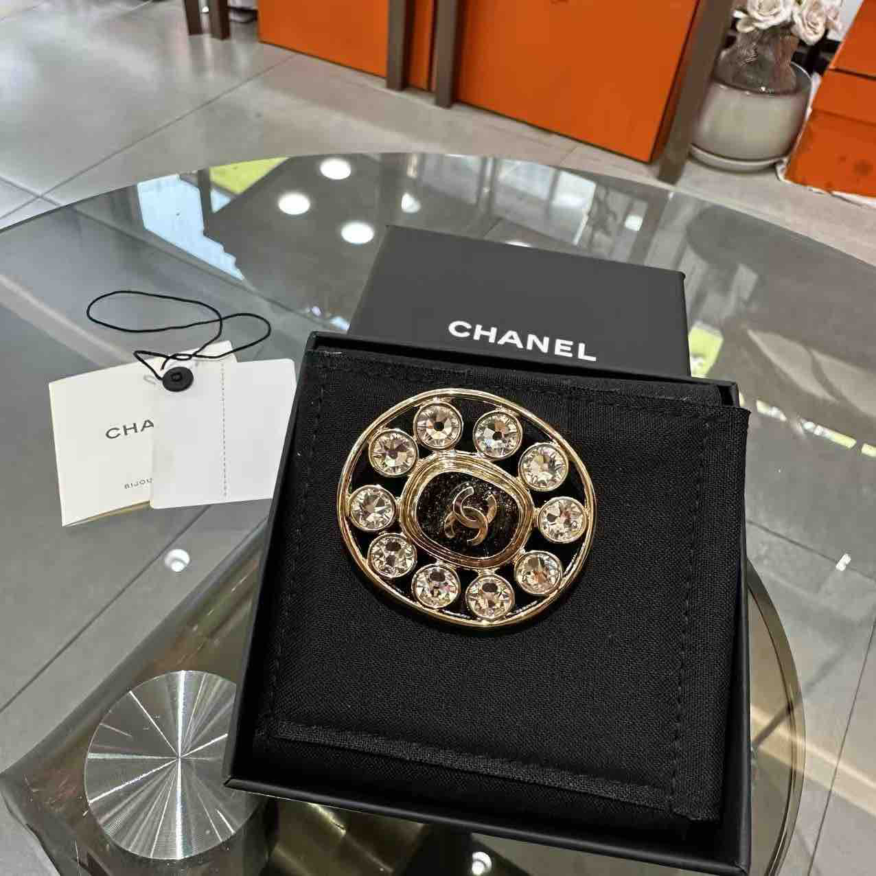 未使用 Chanel/香奈儿 Chanel 椭圆镶钻胸针 NE5121420