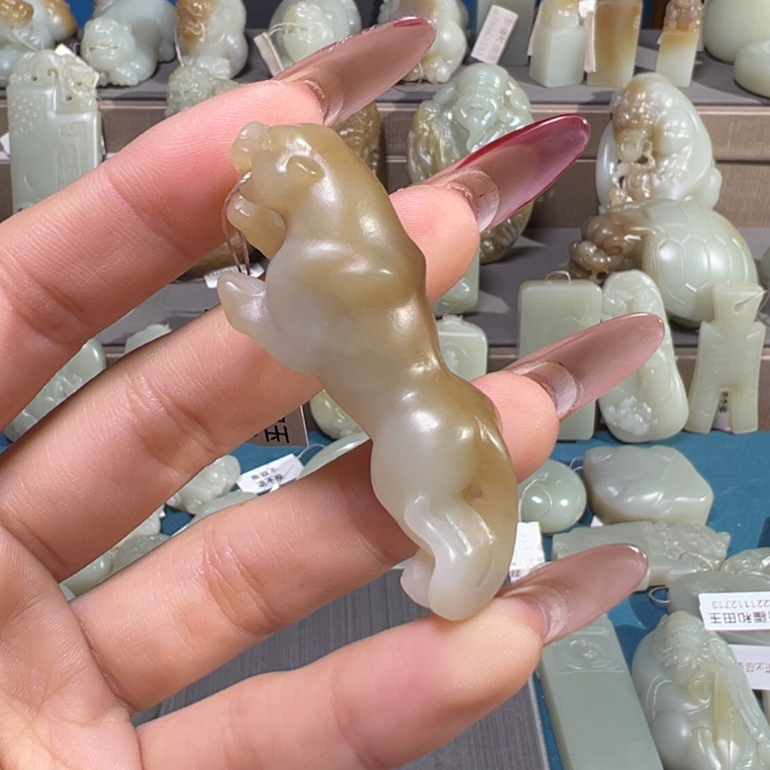和田玉（糖玉）未镶嵌颈饰