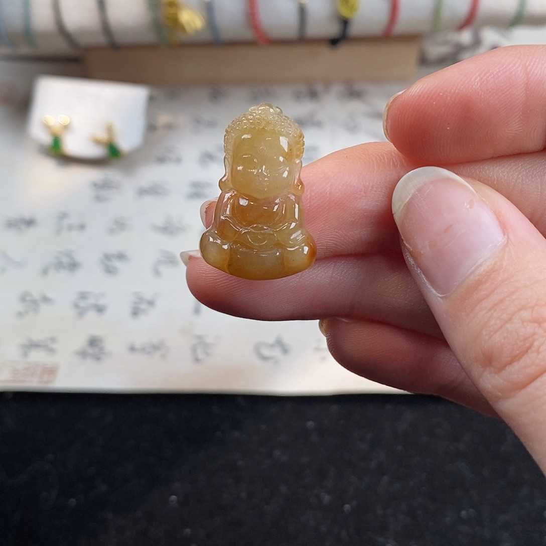 翡翠颈饰未镶嵌张***3天然翡翠