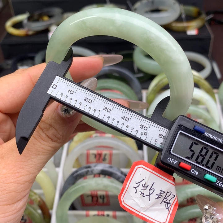 蛇纹石玉未镶嵌手镯761