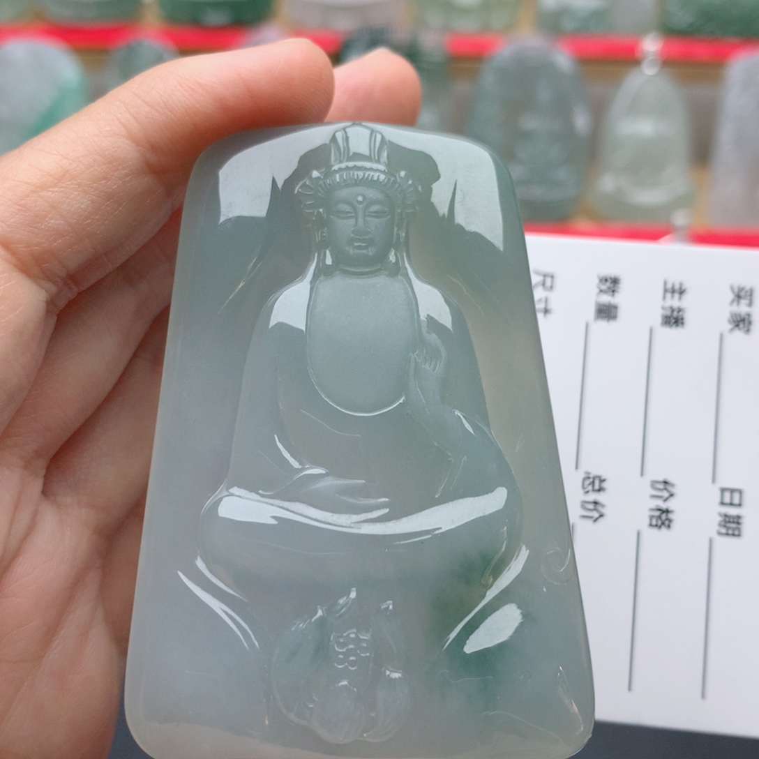 翡翠未镶嵌颈饰素衣