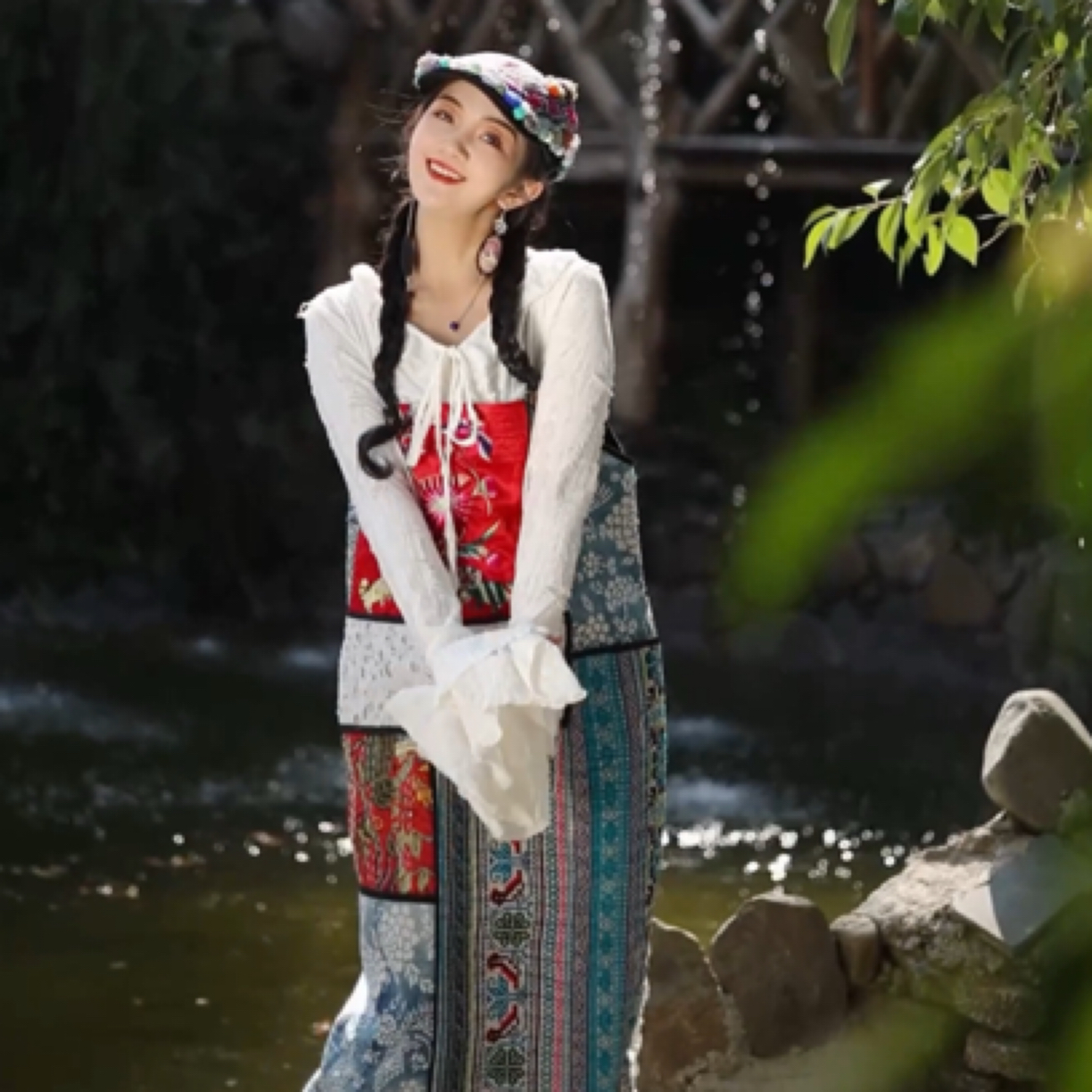 民族风手工老绣时尚个性连衣裙