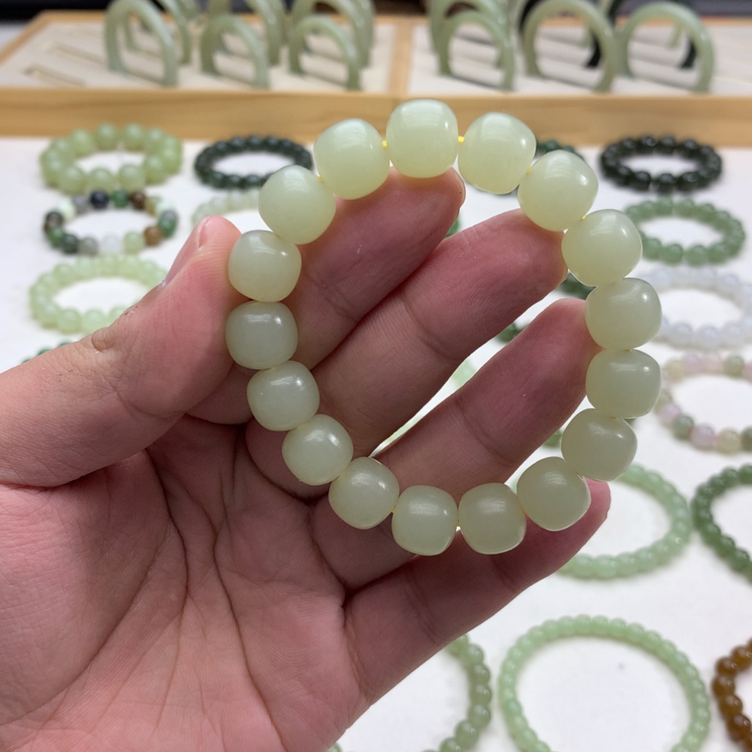 和田玉手串（哑光蜂蜜水12）未镶嵌