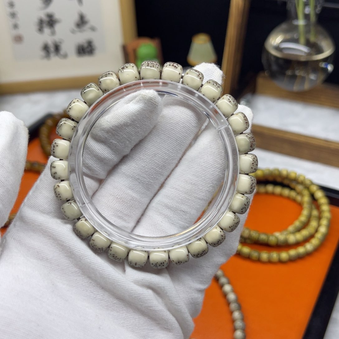 【闪购商品】星月菩提手串摇****?星月菩提手串