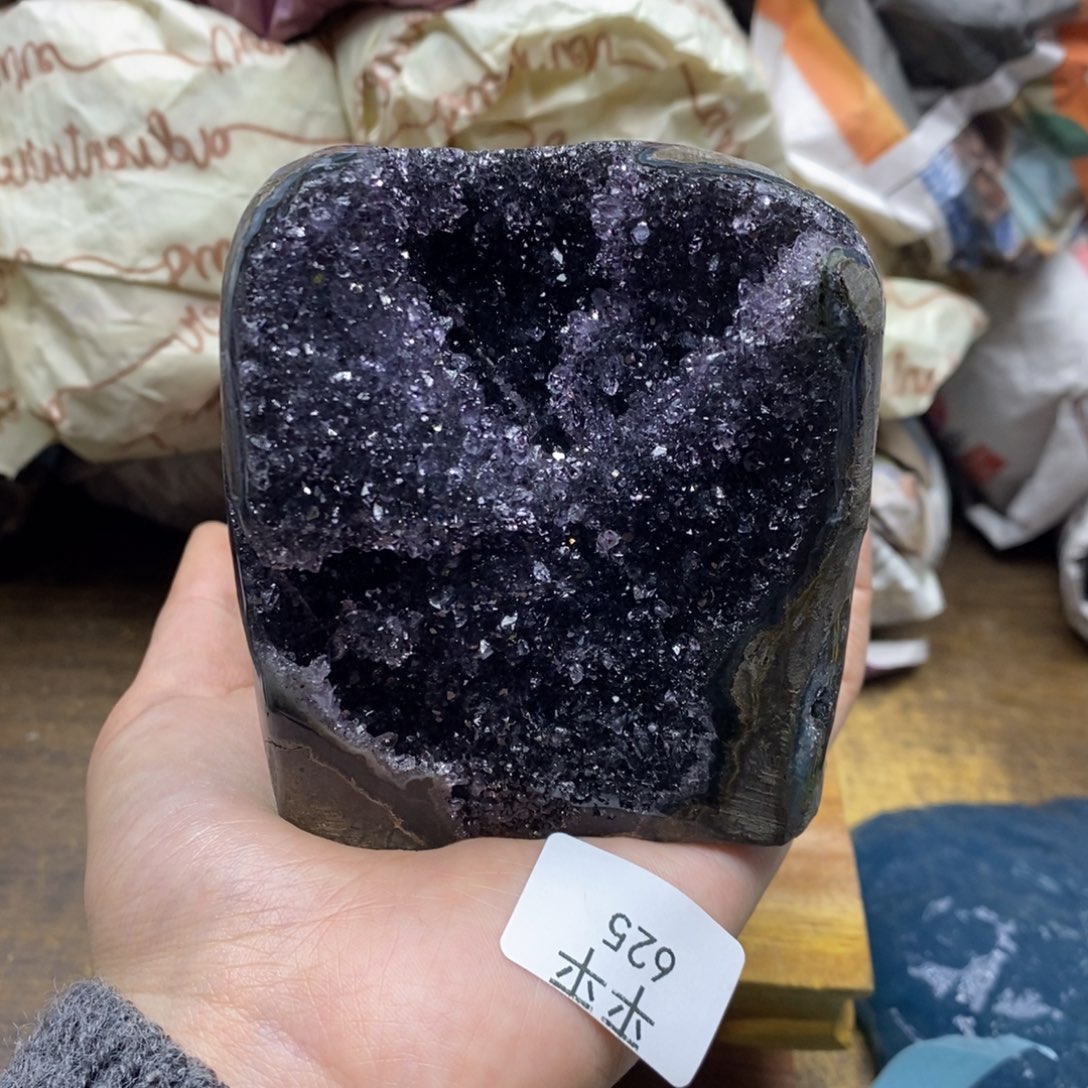 紫晶乌拉圭未镶嵌