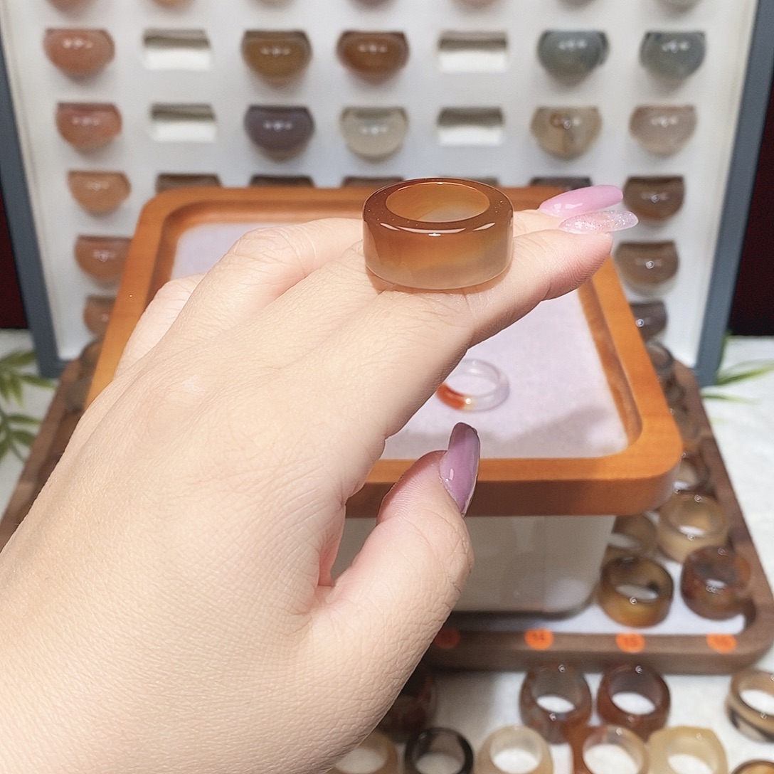 大***富玛瑙/玉髓未镶嵌戒指