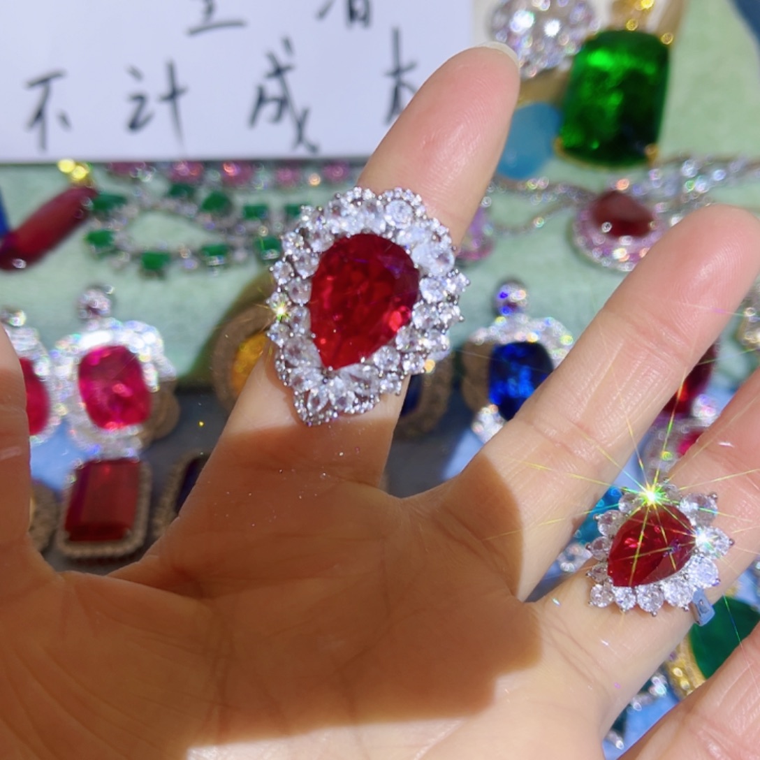 花岗石钨金璀璨夺目