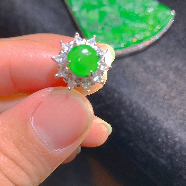 【闪购商品】翡翠颈饰银S925镶嵌翡翠