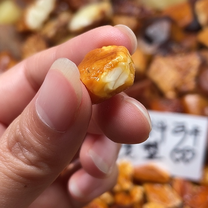@***禾定制琥珀俄白料原石