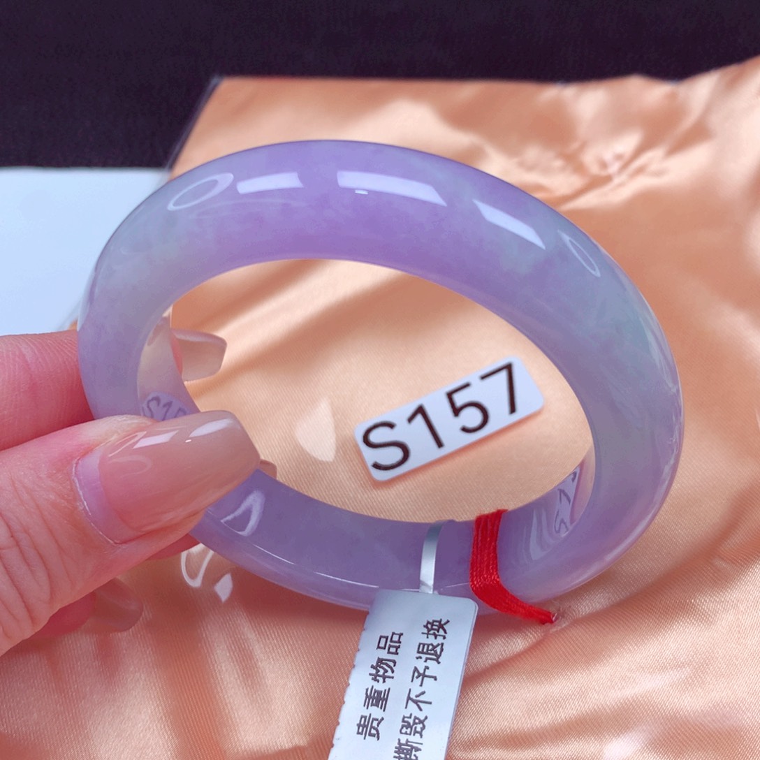 翡翠手镯未镶嵌手镯