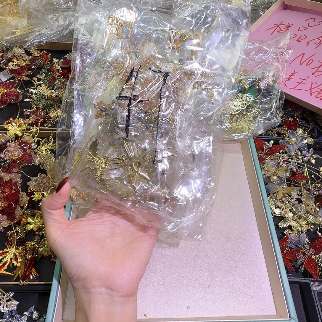 混合材质新娘头饰不退不换不售后无礼盒