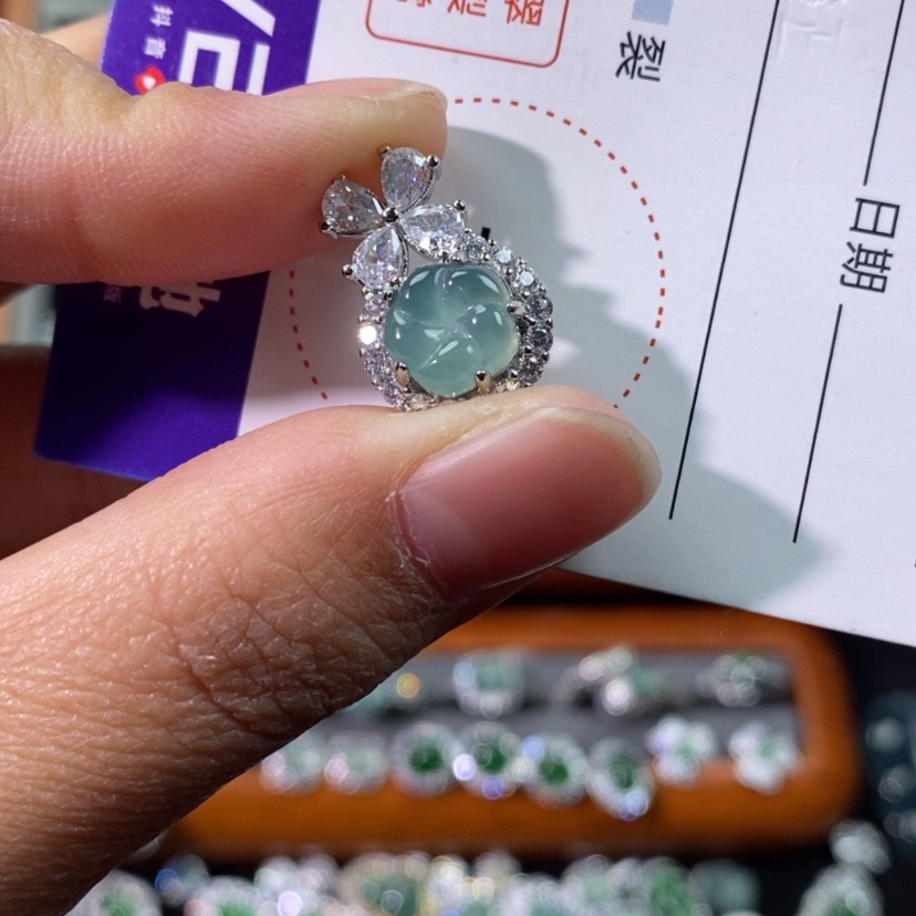 【闪购商品】翡翠颈饰未镶嵌天然