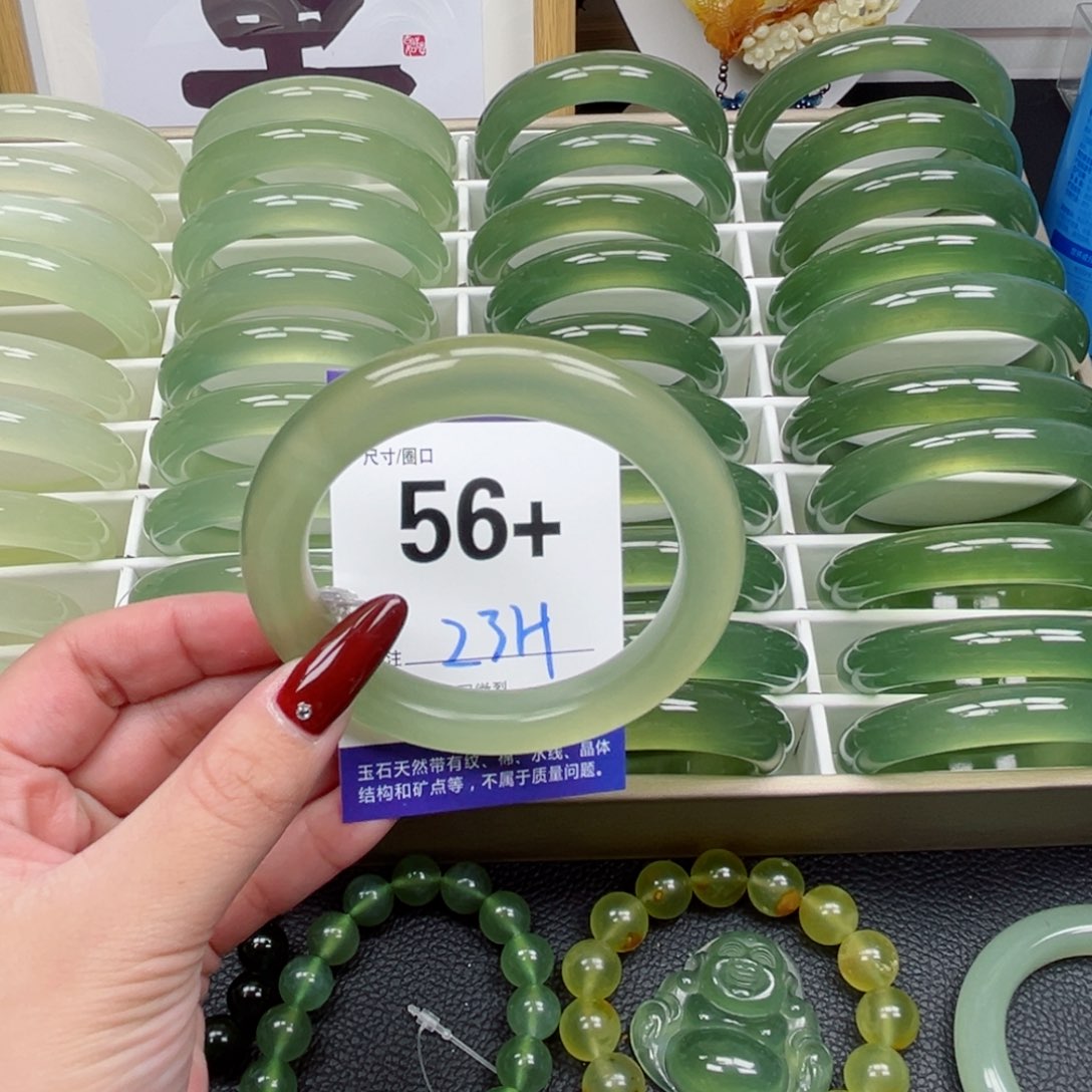 蛇纹石玉手镯未镶嵌听*