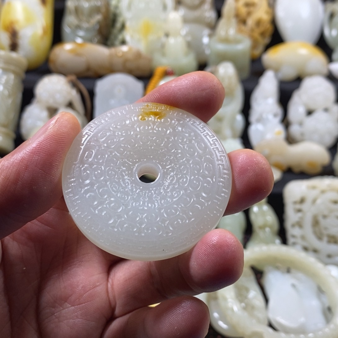 和田玉颈饰未镶嵌