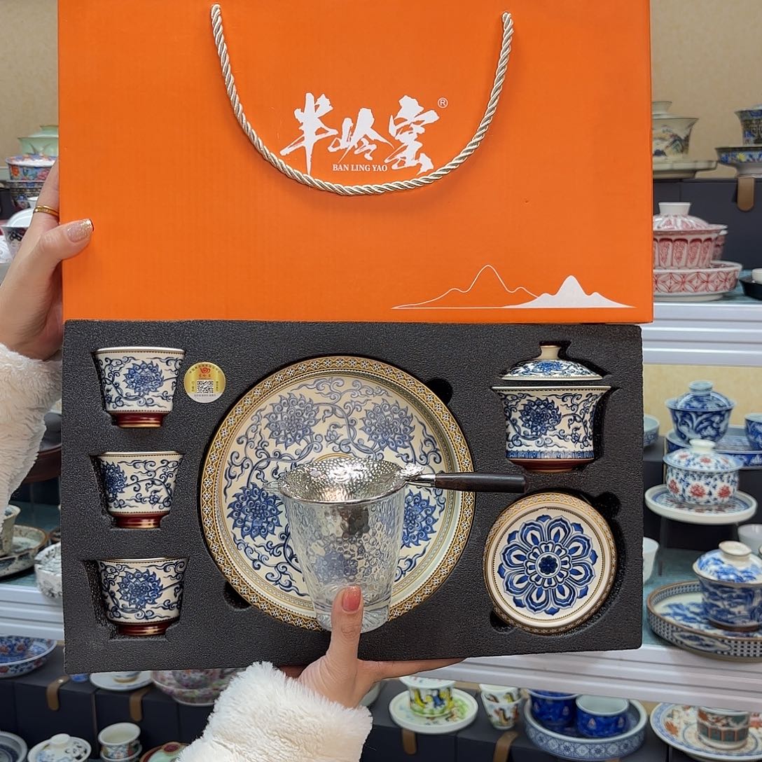 盖碗里的水煮开后放在