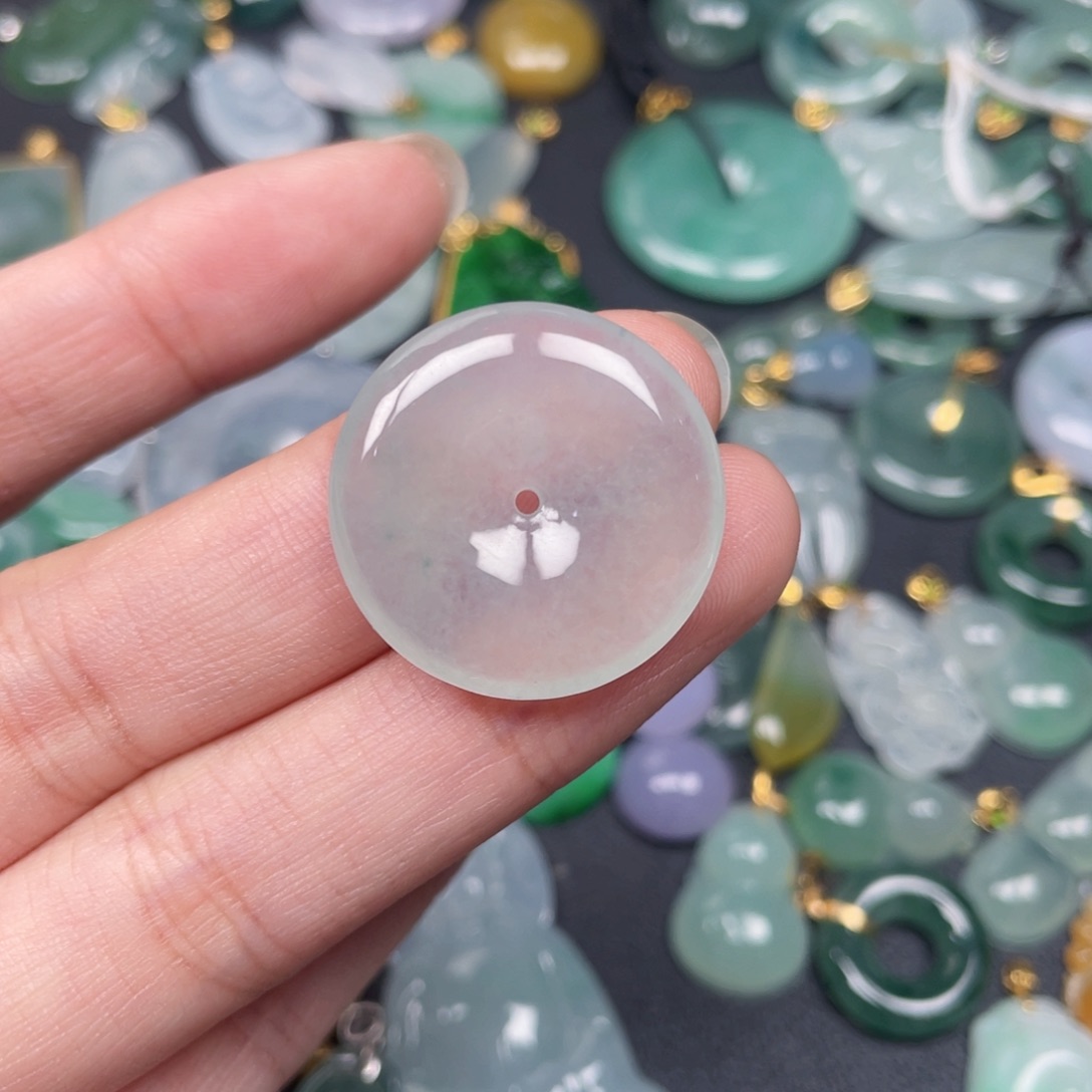 翡翠颈饰18K金镶嵌翡翠