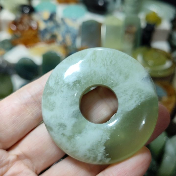 朱***言岫玉未镶嵌平安扣