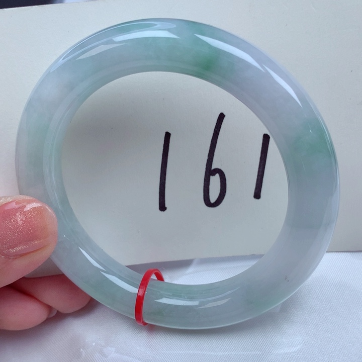 翡翠手镯未镶嵌翡翠