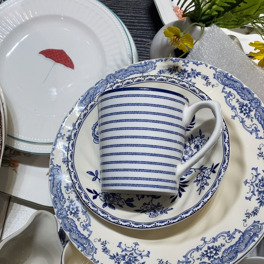 瓷微瑕条纹马克杯