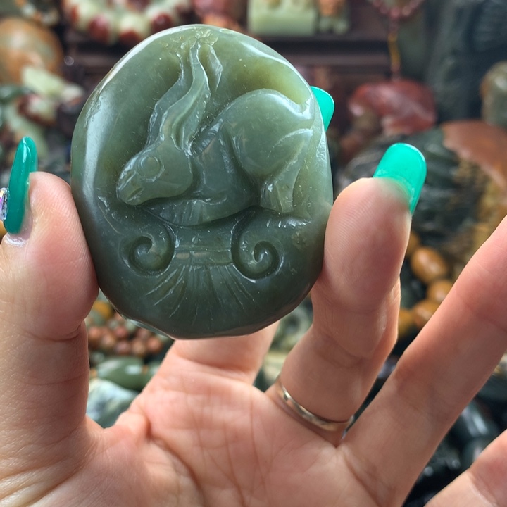 岫岩河磨玉（透闪石质玉）把件未镶嵌