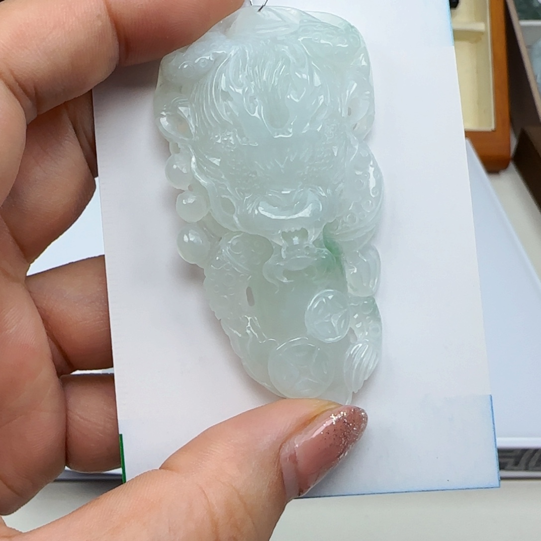 用***尘颈饰未镶嵌翡翠  