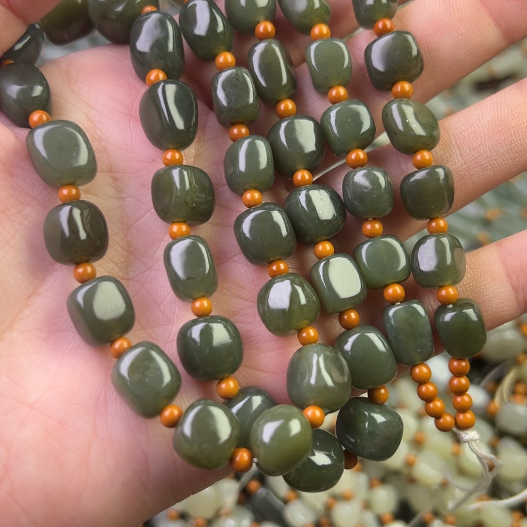 和田玉颈饰未镶嵌