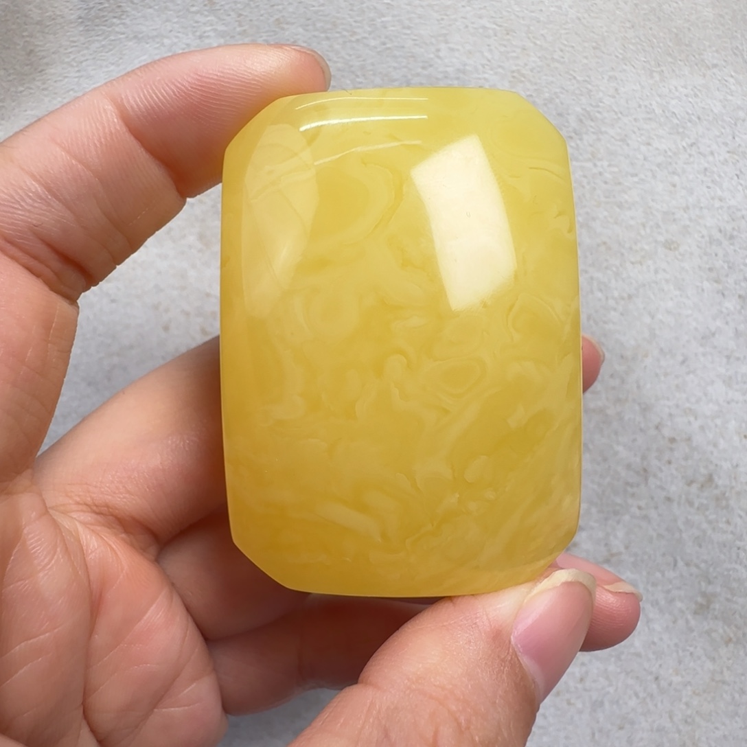 蜜蜡未镶嵌珠宝奇石