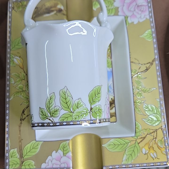 瓷片微瑕琴瑟和鸣烟缸一个花篮一个6666