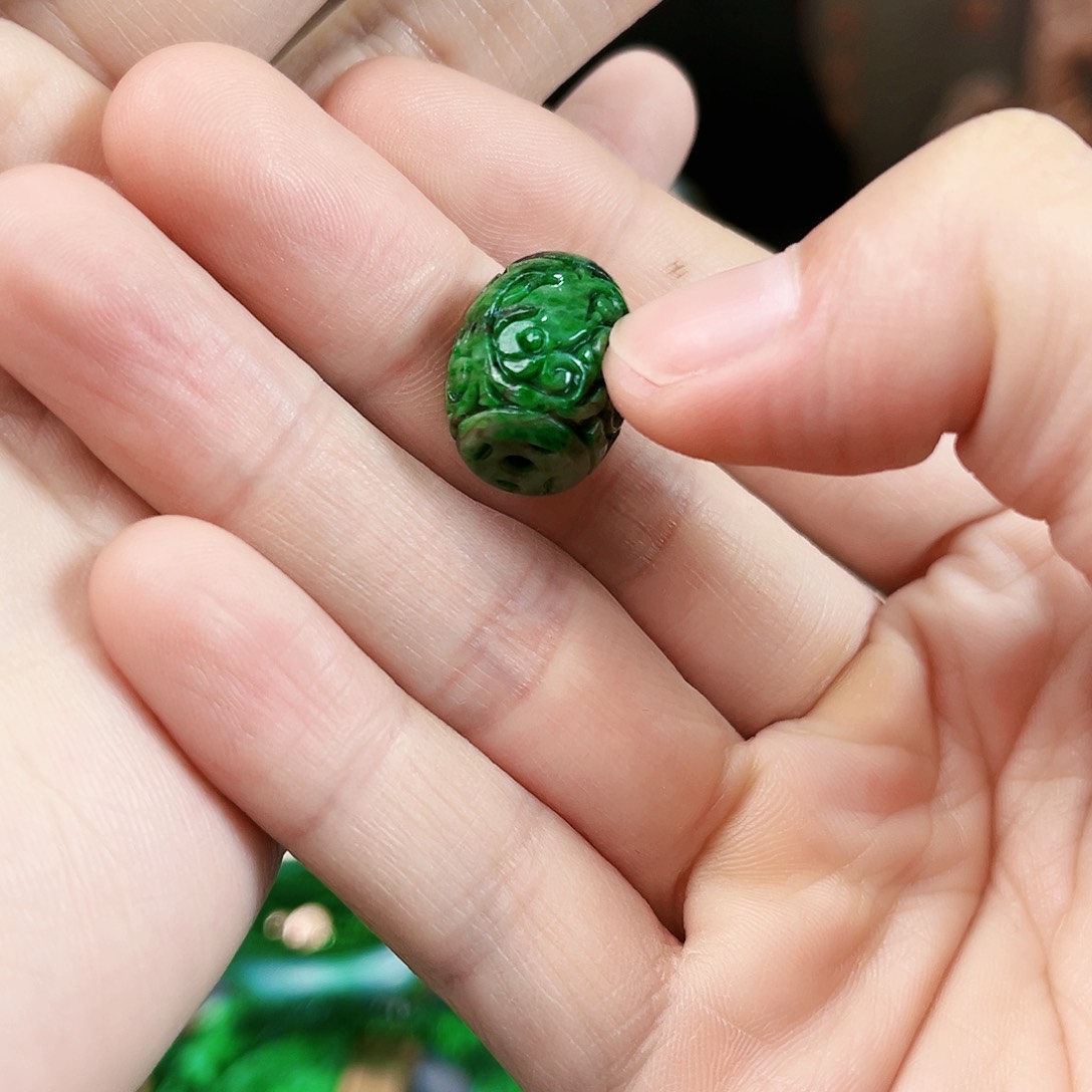 翡翠颈饰未镶嵌吊坠多样性