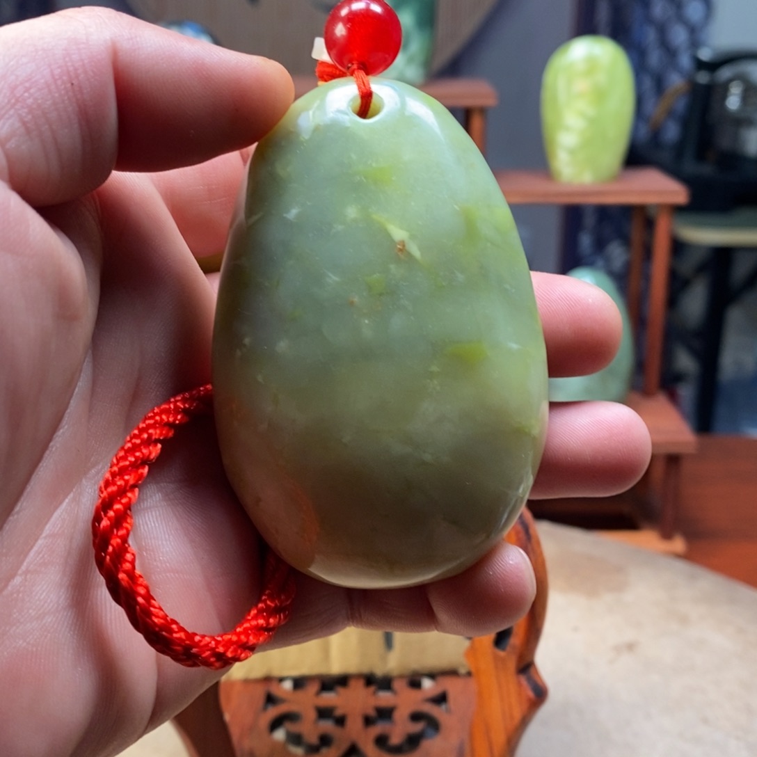 静***乐玉岫岩精品原石把件