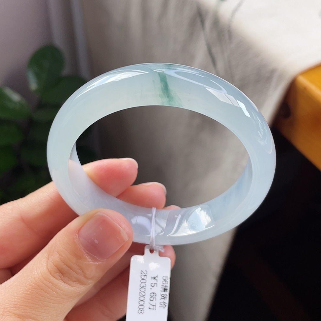 翡翠未镶嵌手镯56冰胶飘蓝花