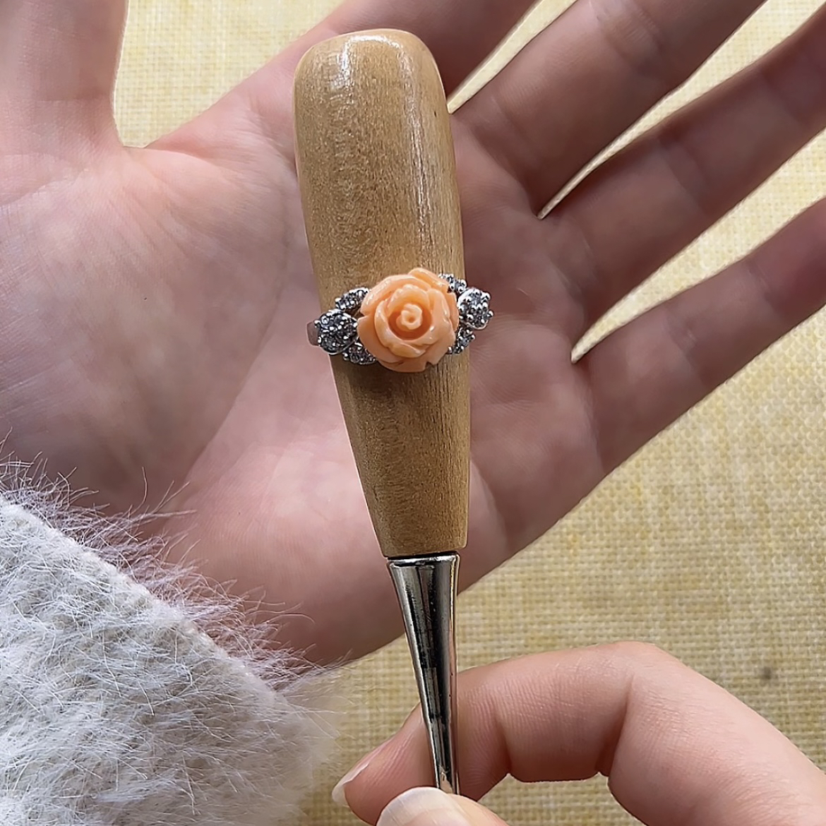 纯天然珊瑚玫瑰花戒指