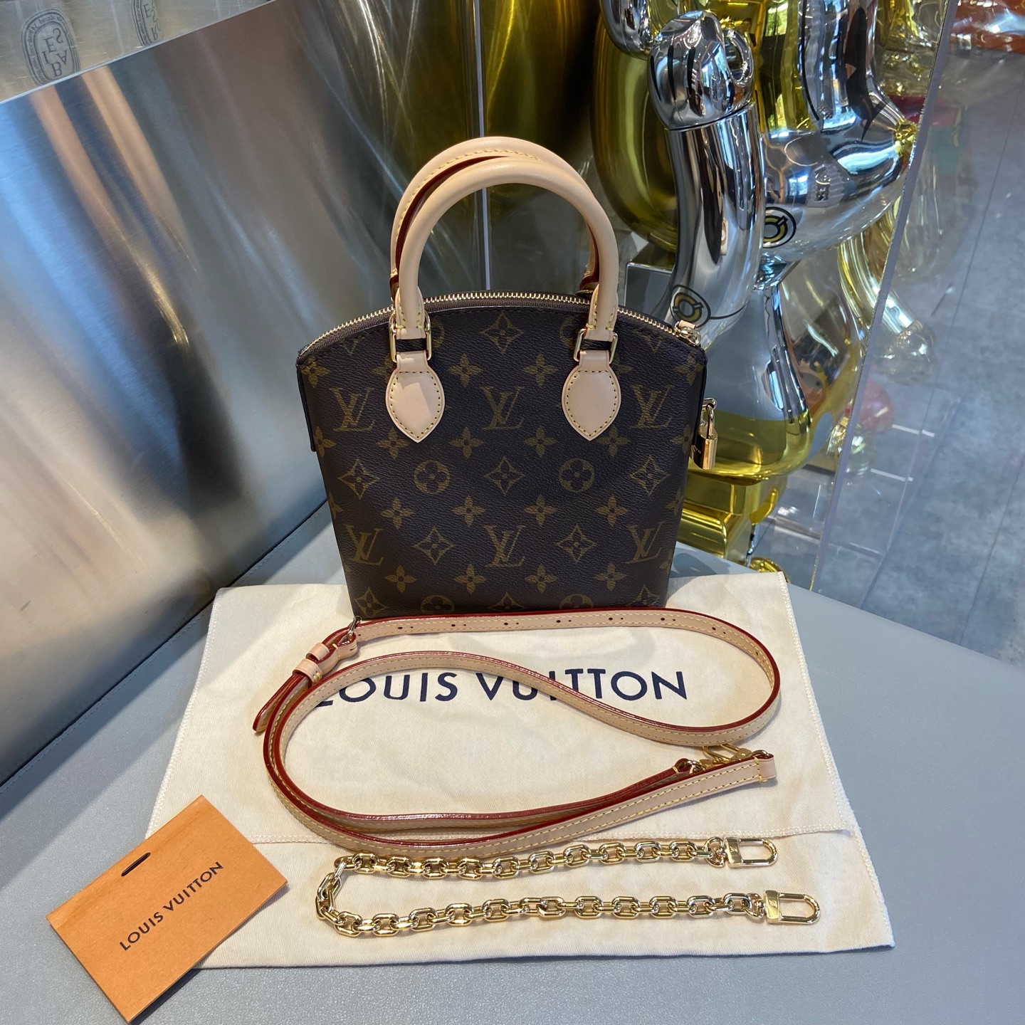 99新 LouisVuitton/路易威登  LOCKIT bb手袋 迷你小巧的容量 