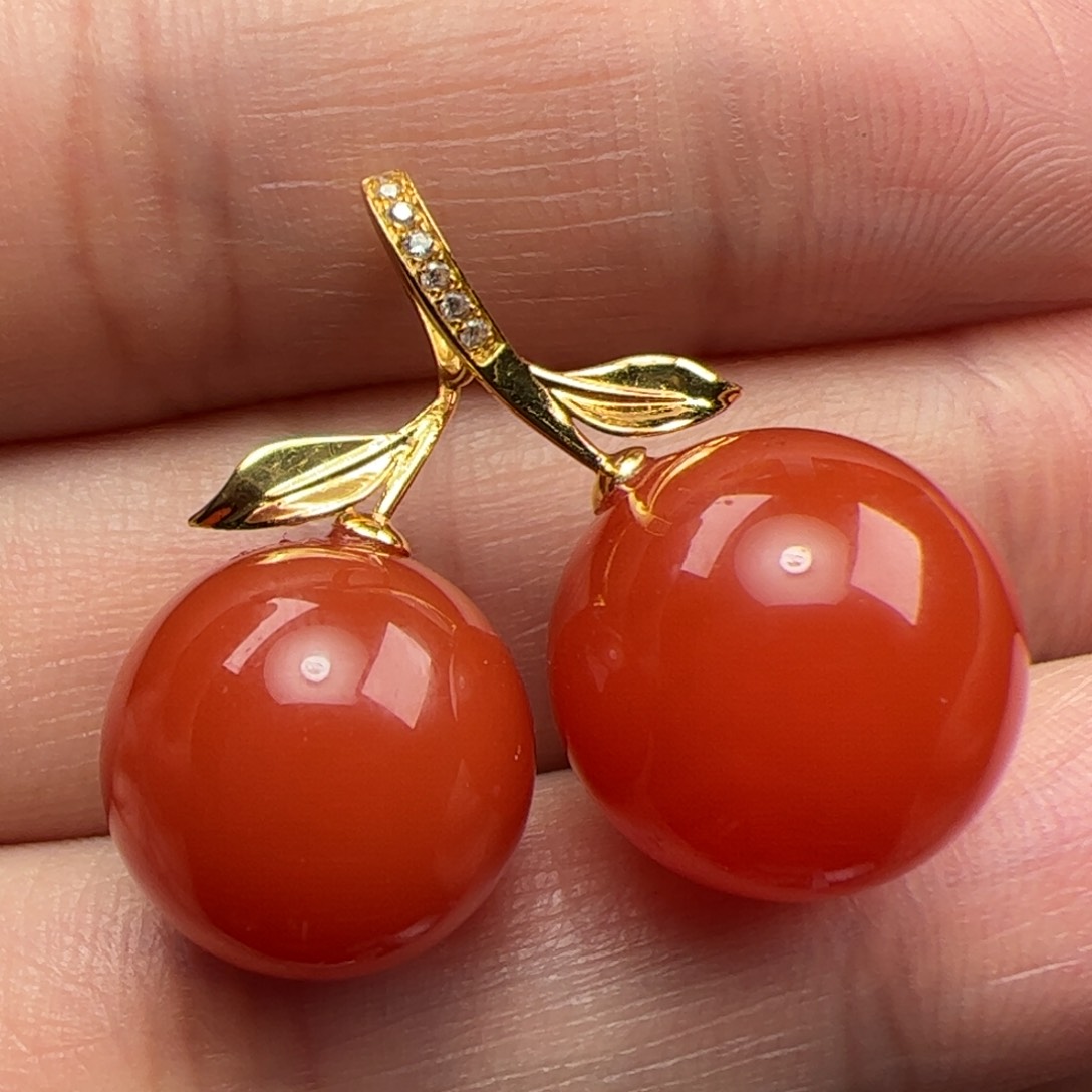 南红玛瑙吊坠18K金镶嵌