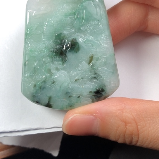 翡翠未镶嵌颈饰缅甸A货，每天下午1点半开播