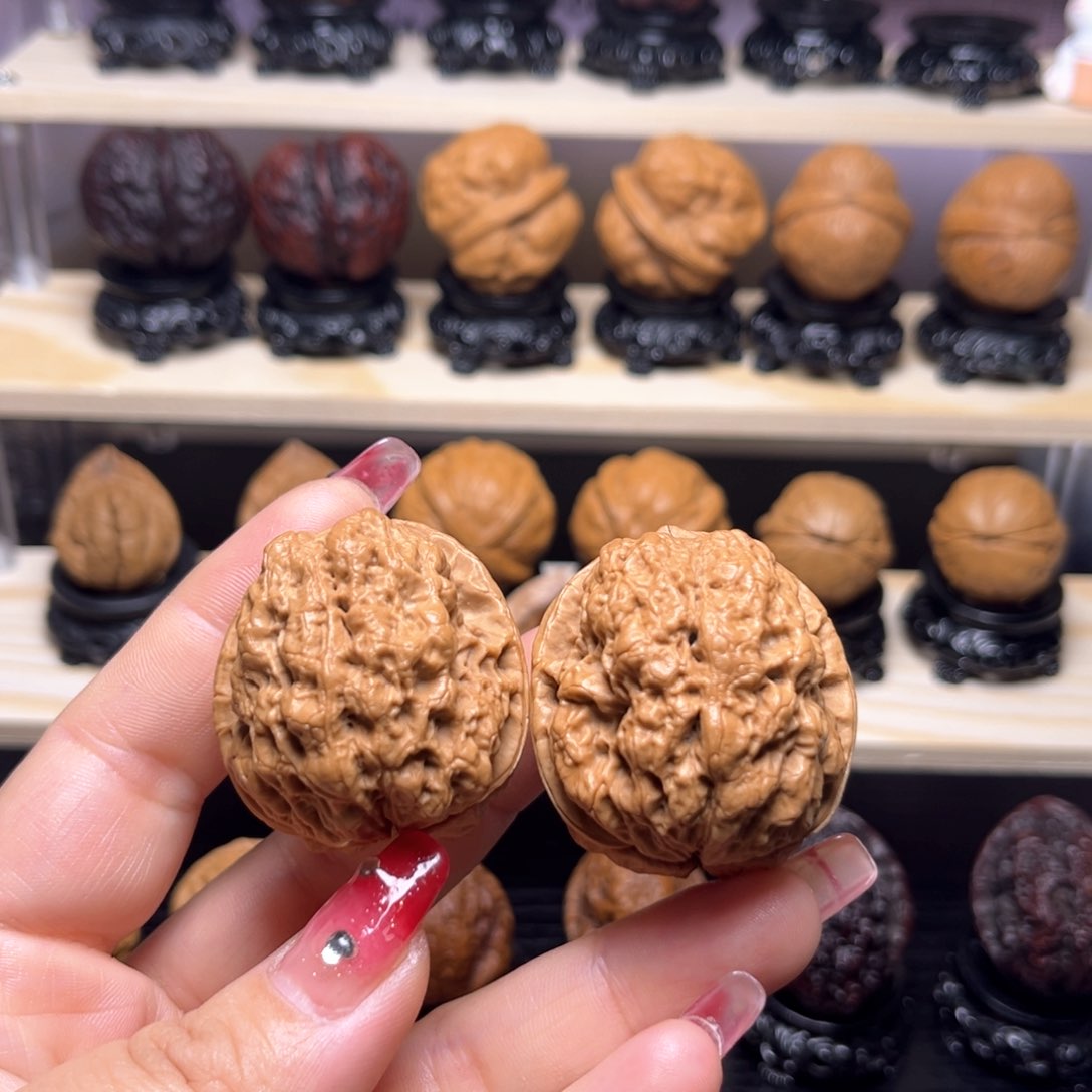 文玩核桃吊坠14w九龙疙瘩包39尺