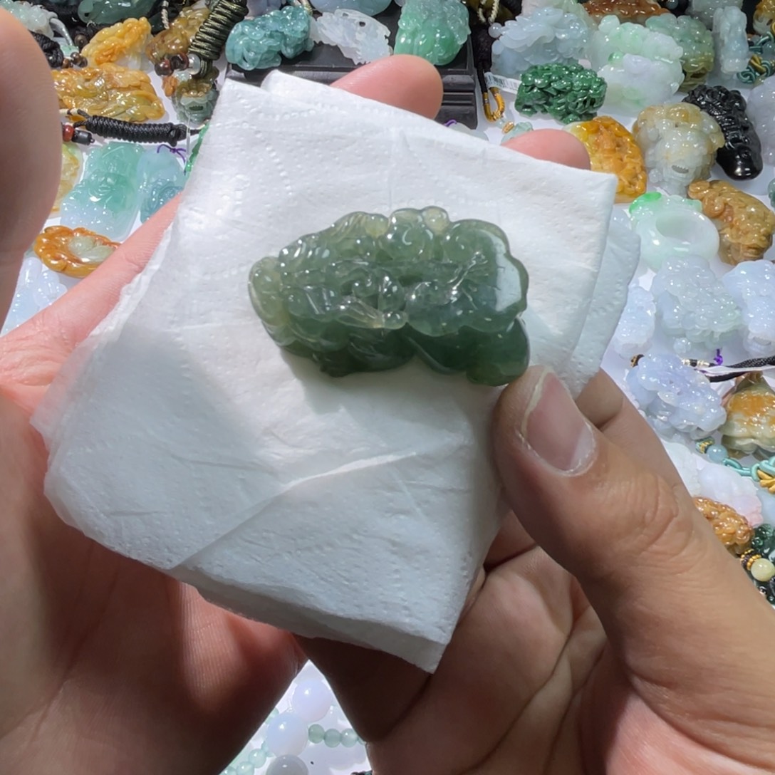 翡翠颈饰未镶嵌天然