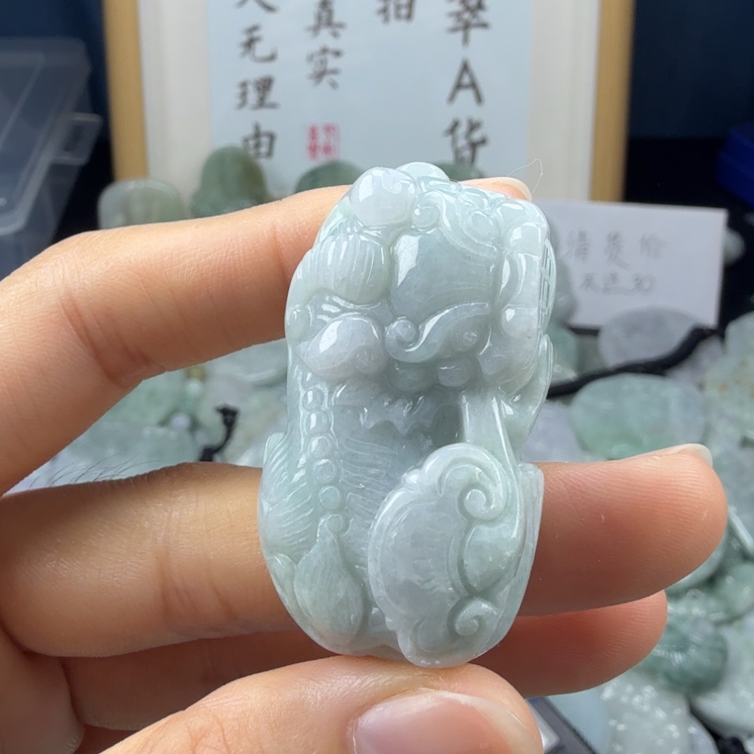 翡翠未镶嵌颈饰翡翠