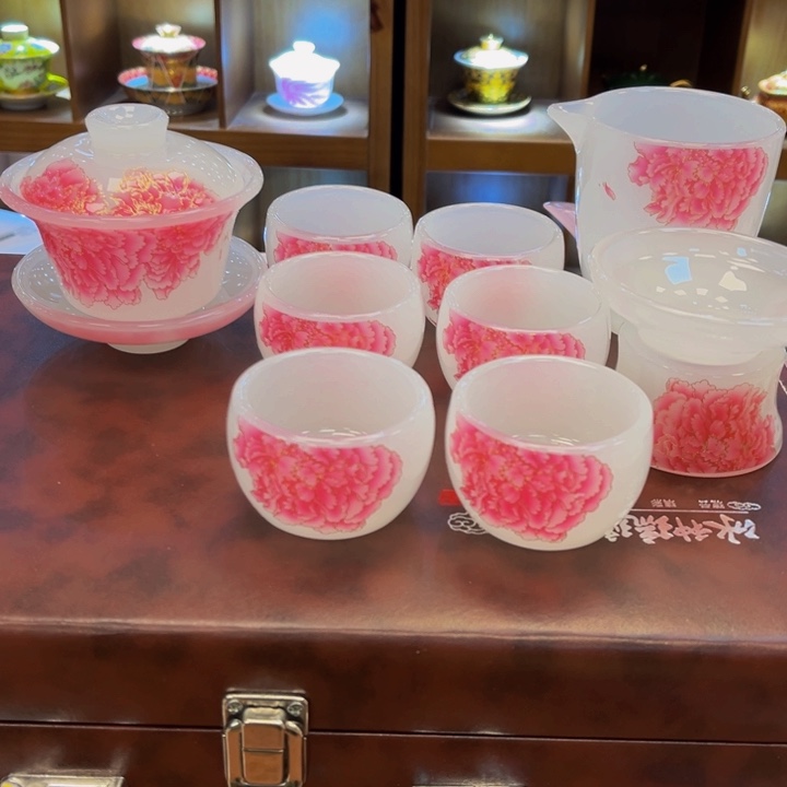 段泥茶杯吧啦吧啦的说了一