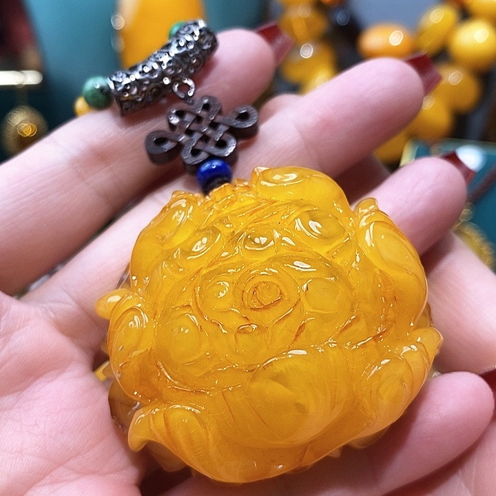 蜜蜡颈饰未镶嵌牡丹花