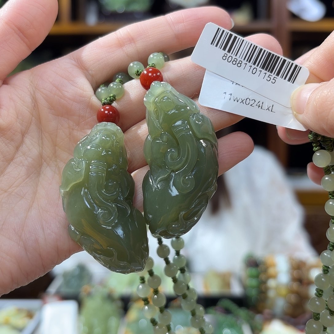 和田玉貔貅吊坠一对未镶嵌