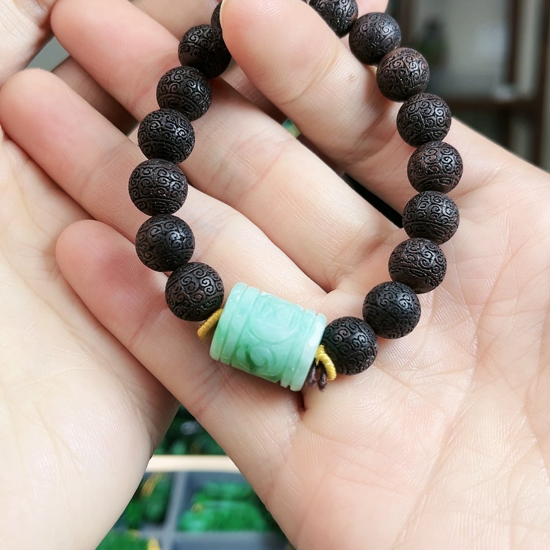 翡翠颈饰未镶嵌手链