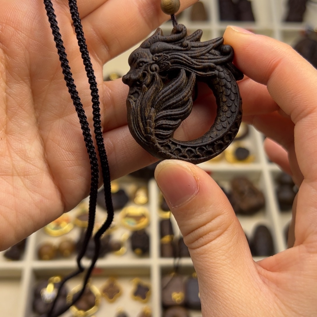 木质类龙牌随行脖挂配饰