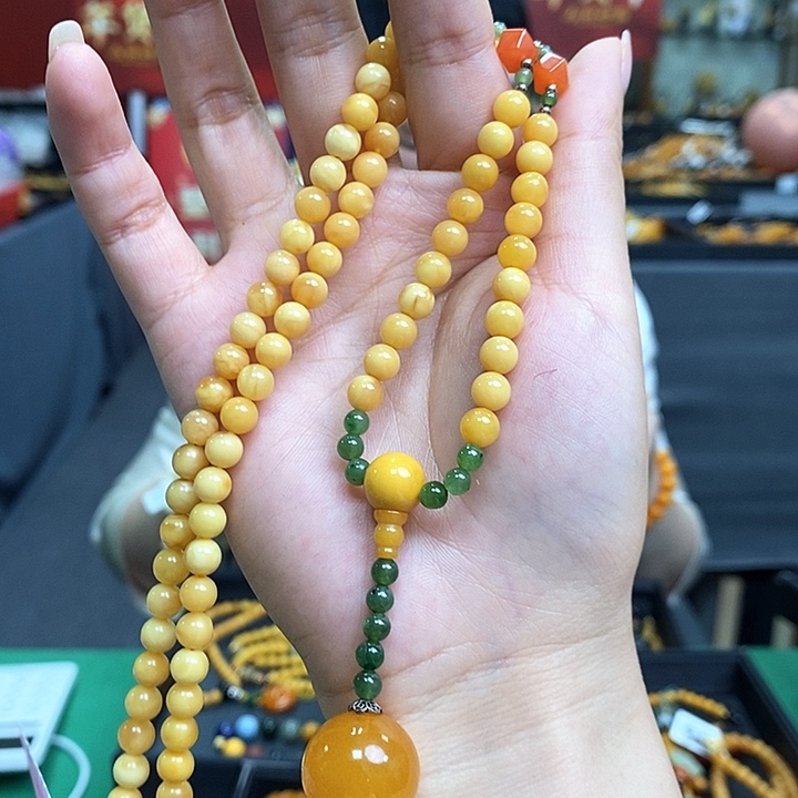 琥珀珠宝奇石未镶嵌