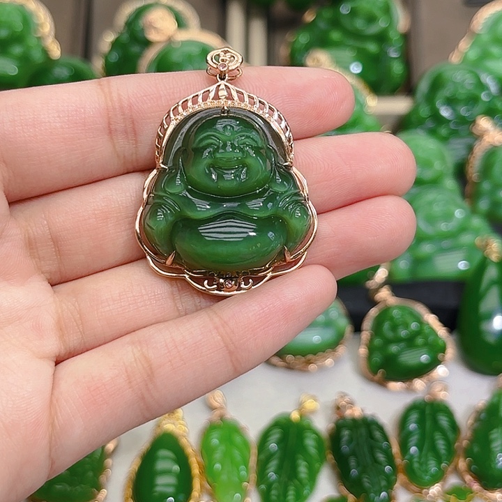 和田玉（碧玉）颈饰18K金镶嵌