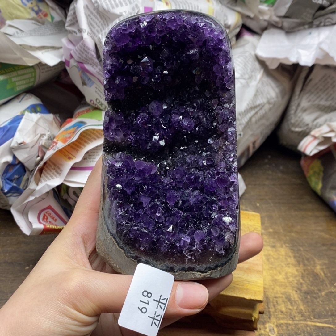 紫晶乌拉圭未镶嵌