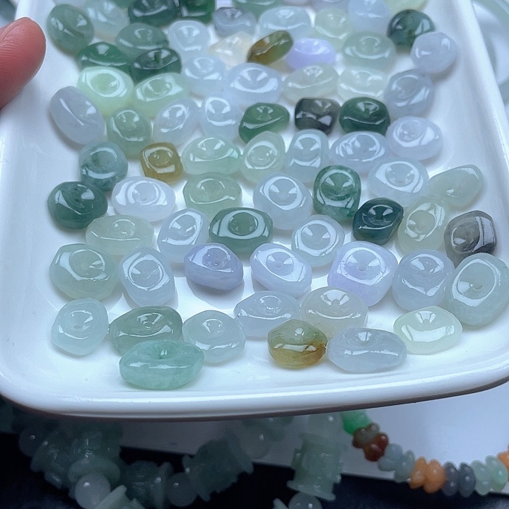 土***土翡翠未镶嵌颈饰翡翠